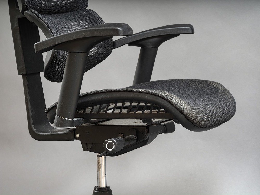 How to Create an Ergonomic Desk Setup